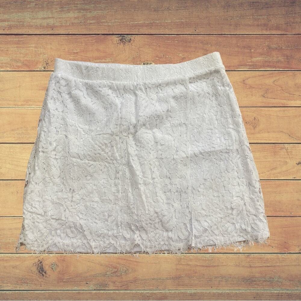 Isaac Mizrahi Live! White lace mini skirt
